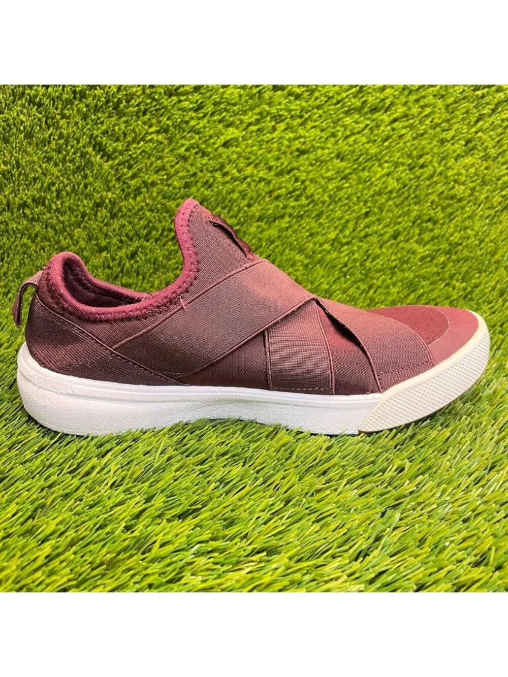 Vans UltraRange Gore Womens Size 9 Burgundy White Athletic Skate Shoes Sneakers